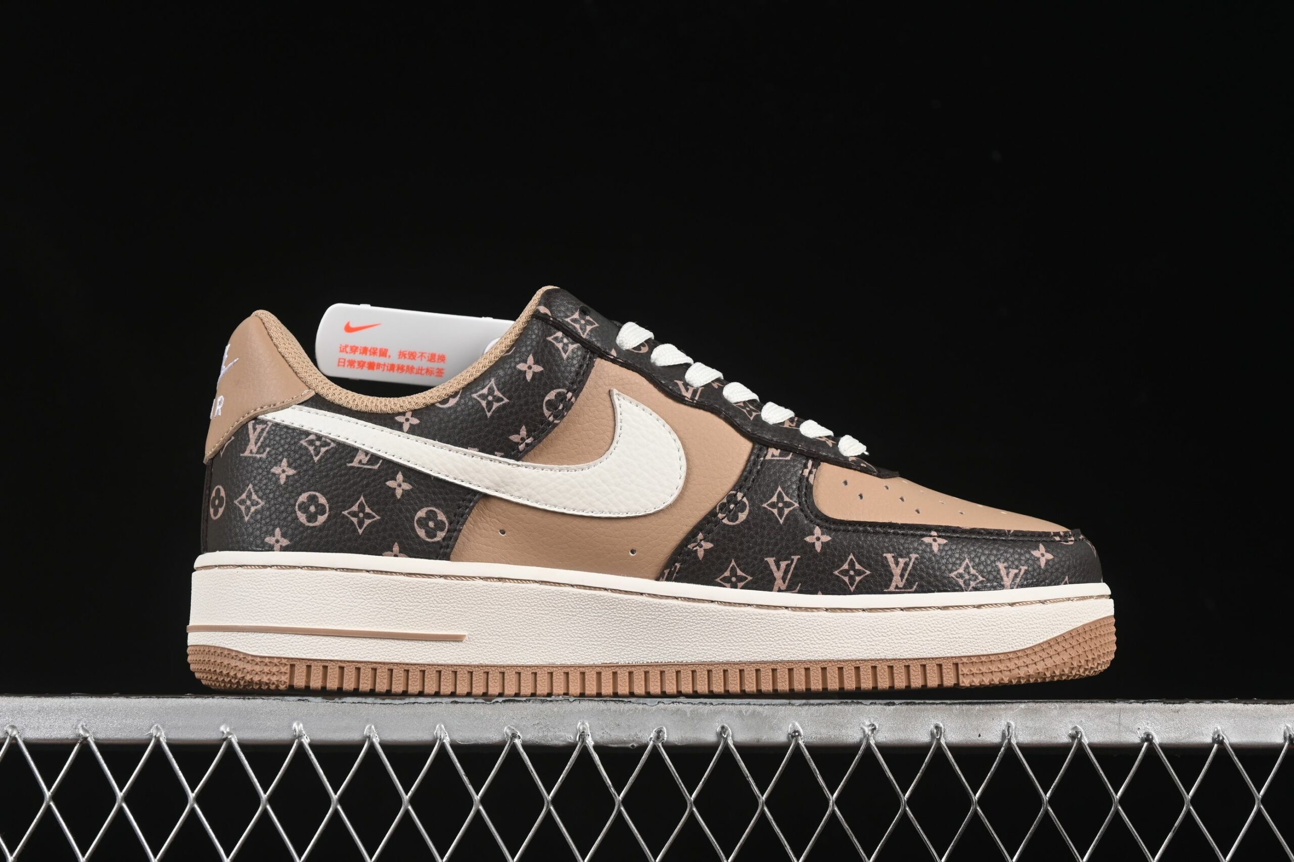 AF 1 Low x LV LW9279-009 AF 1 Low x LV LW9279-009