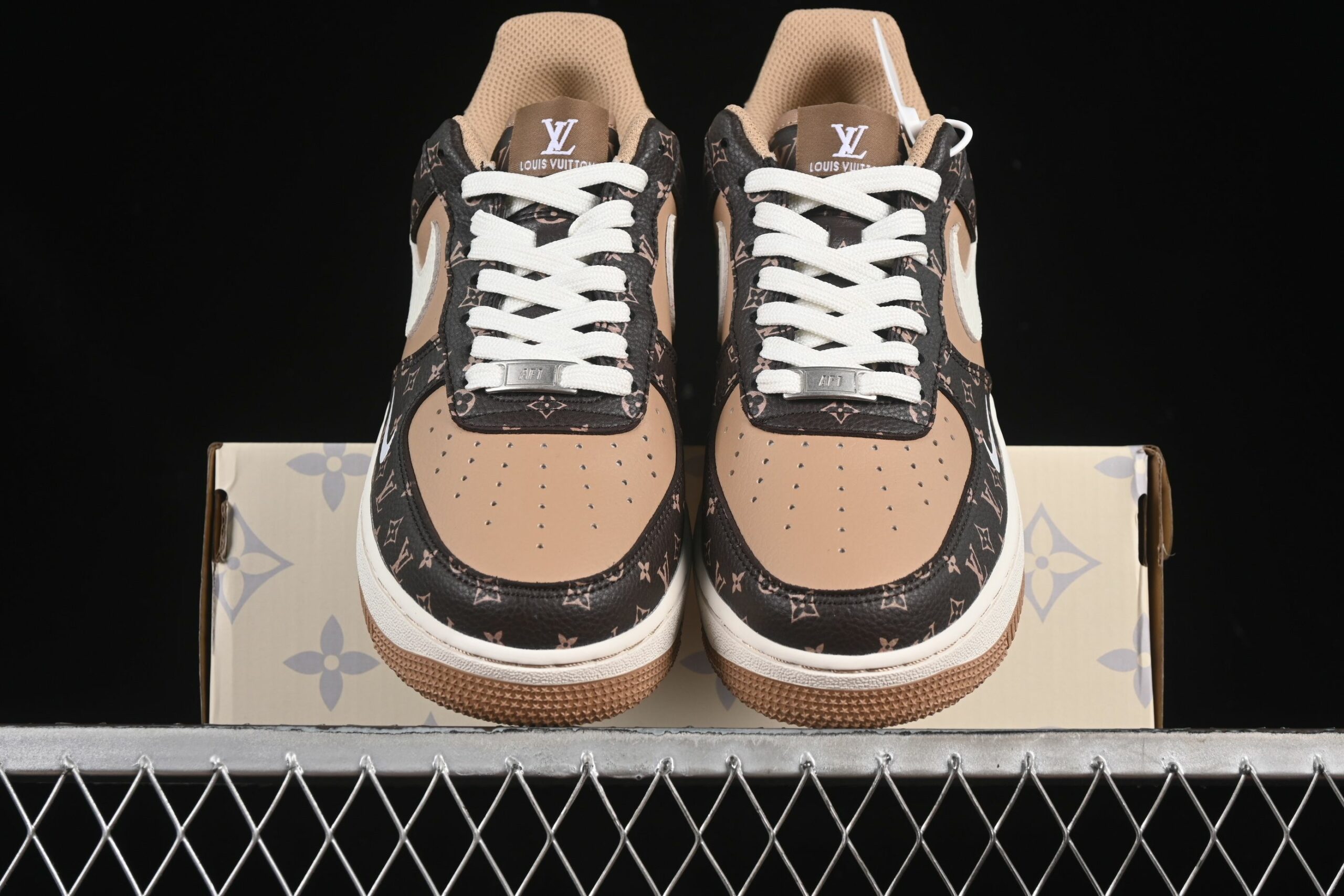 AF 1 Low x LV LW9279-009 AF 1 Low x LV LW9279-009