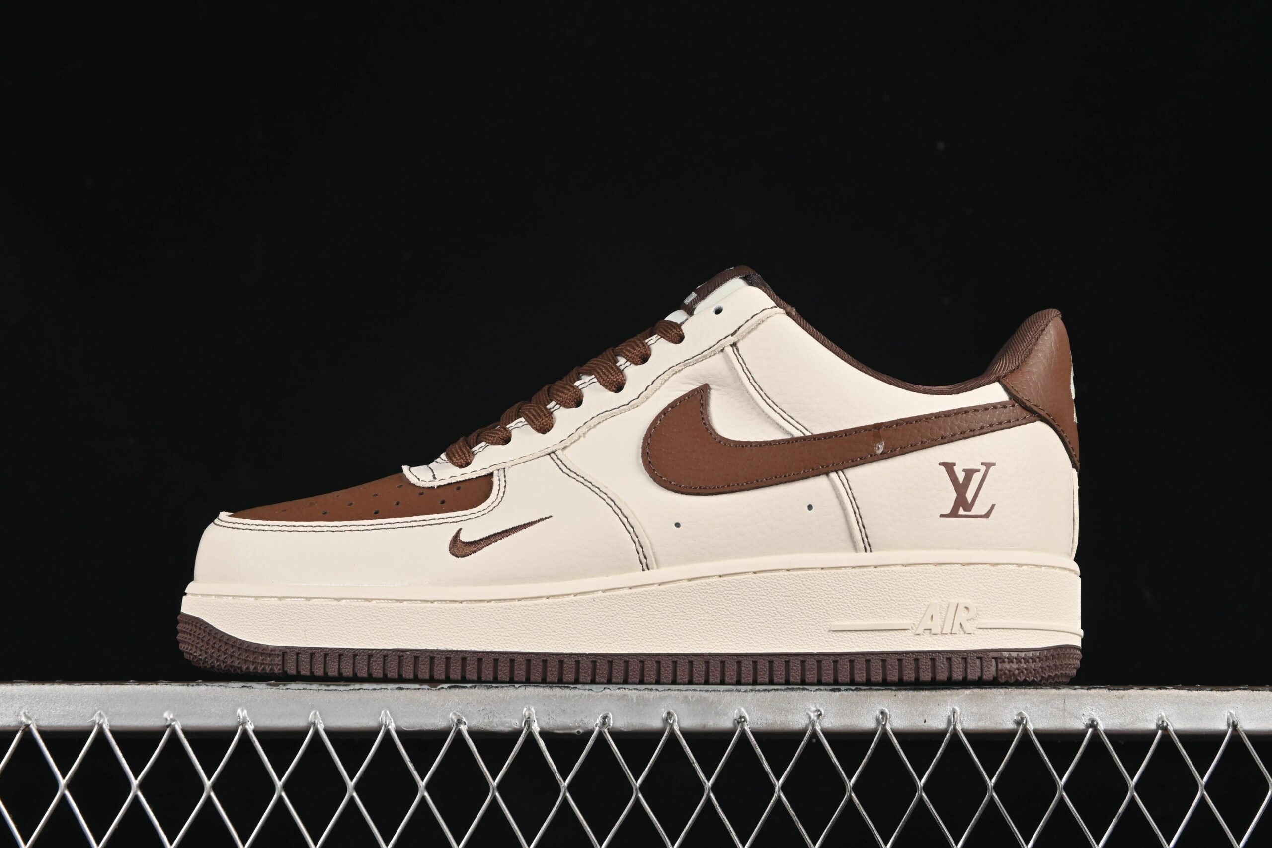 AF 1 Low x LV KK1988-087 AF 1 Low x LV KK1988-087