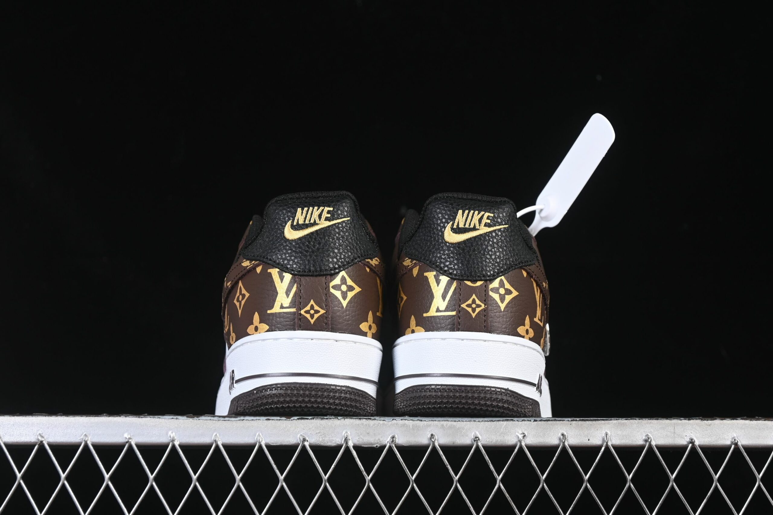 AF 1 Low x LV CZ3986-004 AF 1 Low x LV CZ3986-004