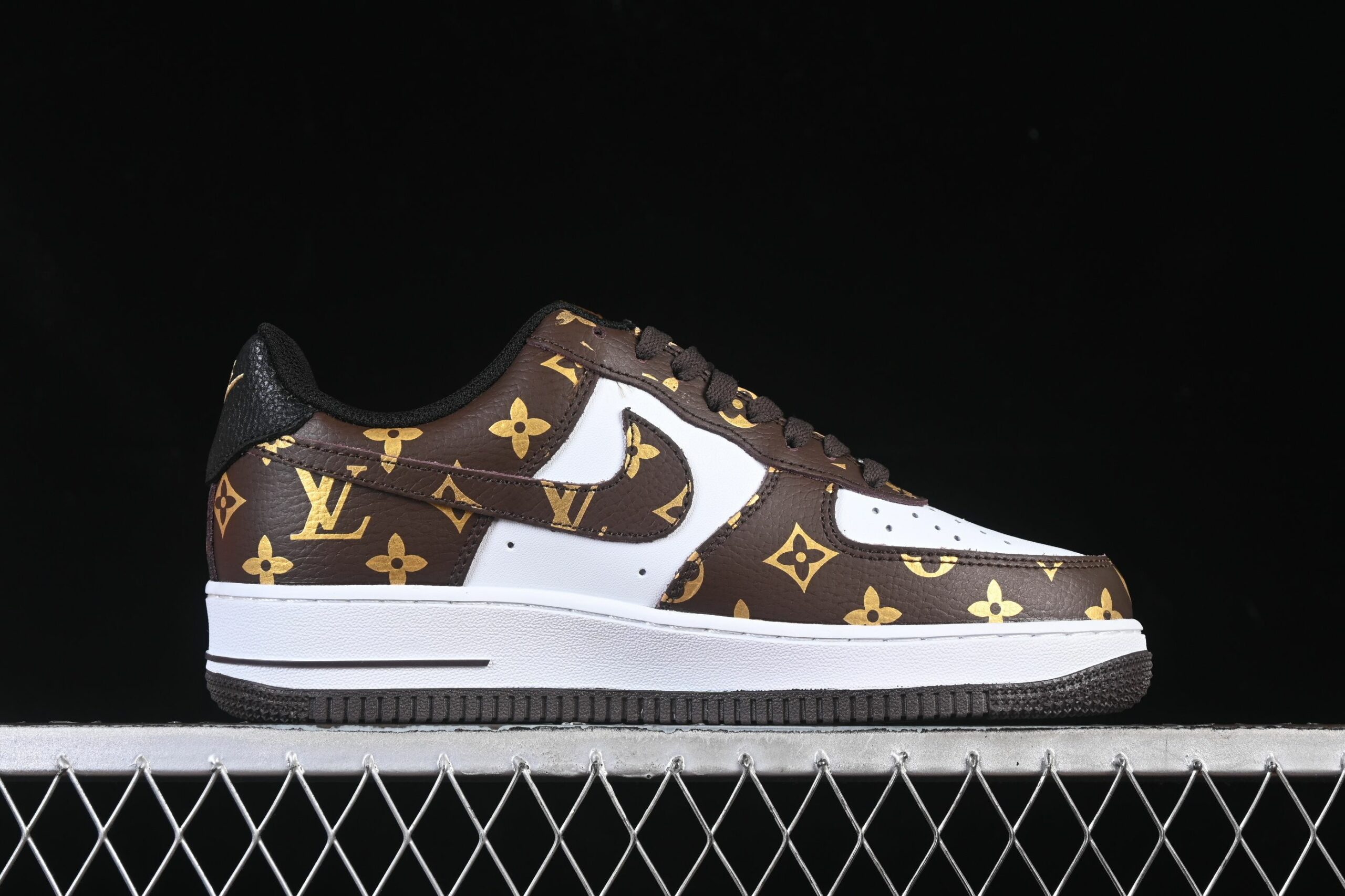AF 1 Low x LV CZ3986-004 AF 1 Low x LV CZ3986-004