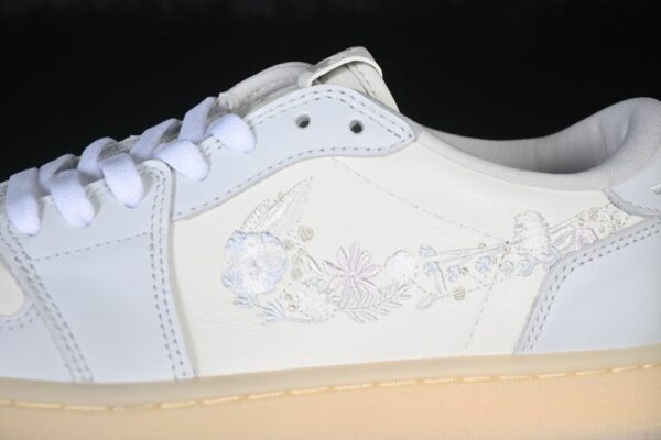 AJ 1 Low OG ‘Floral Swoosh’ IF4391-100