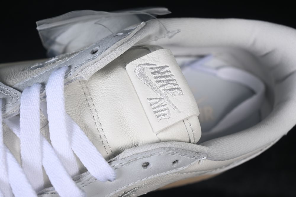 AJ 1 Low OG ‘Floral Swoosh’ IF4391-100 AJ 1 Low OG ‘Floral Swoosh’ IF4391-100