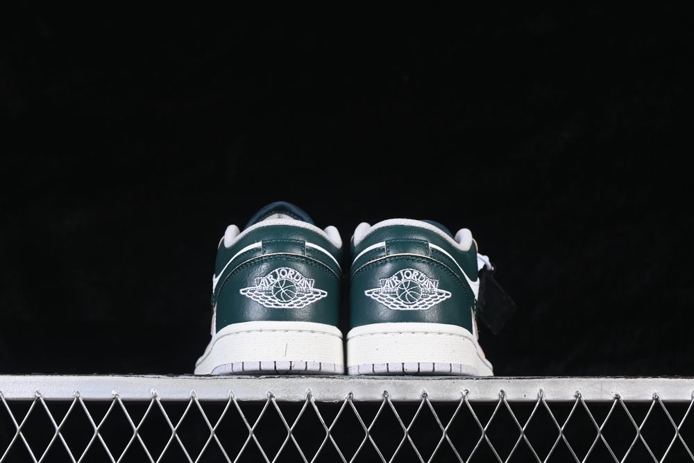 AJ 1 Low SE ‘Oxidized Green’ FQ7687-300 AJ 1 Low SE ‘Oxidized Green’ FQ7687-300