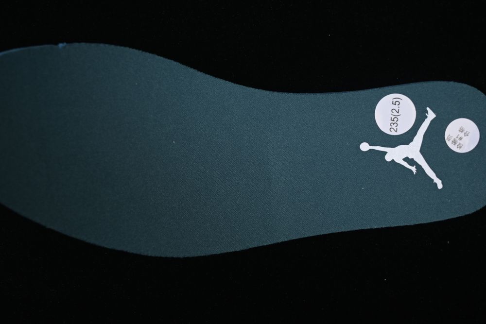 AJ 1 Low SE ‘Oxidized Green’ FQ7687-300 AJ 1 Low SE ‘Oxidized Green’ FQ7687-300