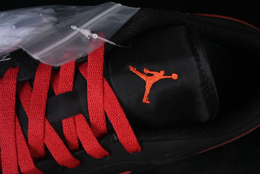AJ 1 Low Customized ‘Black White Red’ 553558-040 AJ 1 Low Customized ‘Black White Red’ 553558-040