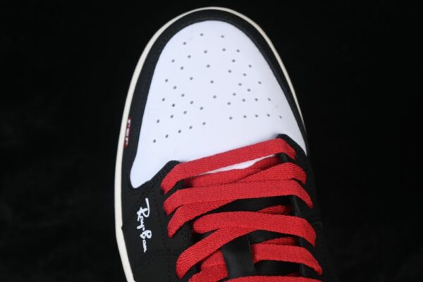 AJ 1 Low Customized ‘Black White Red’ 553558-040 AJ 1 Low Customized ‘Black White Red’ 553558-040