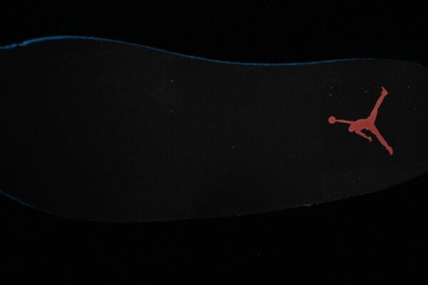 AJ 1 Low Customized ‘Black White Red’ 553558-040 AJ 1 Low Customized ‘Black White Red’ 553558-040