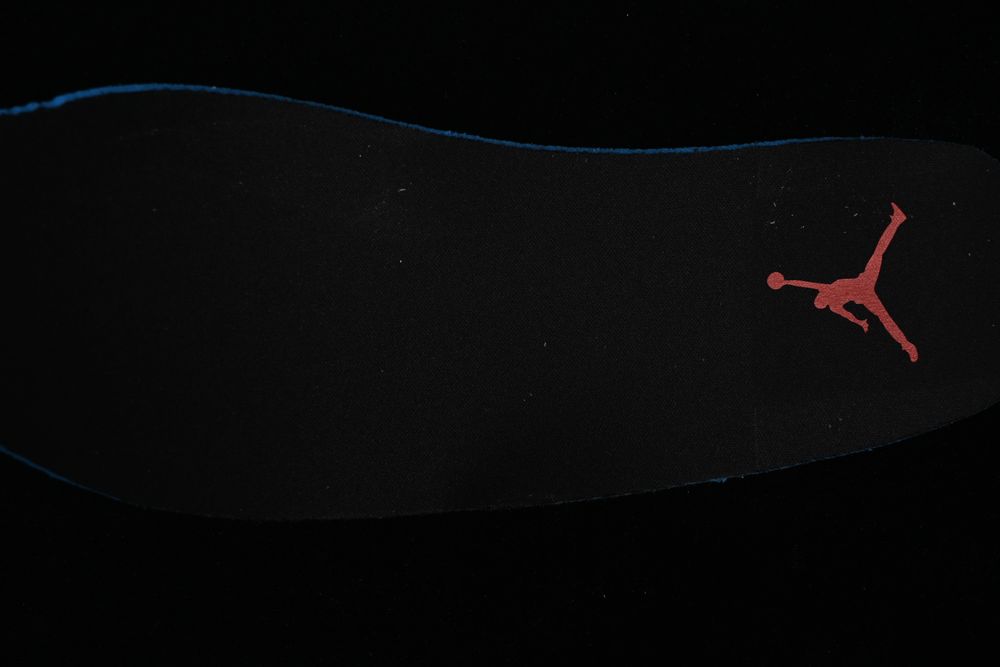 AJ 1 Low Customized ‘Black White Red’ 553558-040 AJ 1 Low Customized ‘Black White Red’ 553558-040