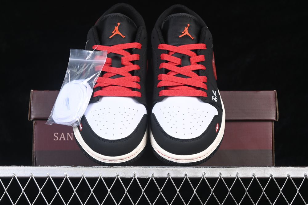 AJ 1 Low Customized ‘Black White Red’ 553558-040 AJ 1 Low Customized ‘Black White Red’ 553558-040