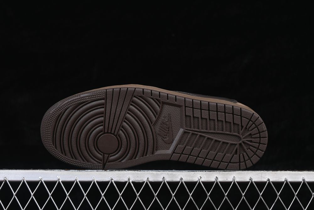 AJ 1 Low x Travis Scott ‘Velvet Brown’ CQ4277-001 AJ 1 Low x Travis Scott ‘Velvet Brown’ CQ4277-001