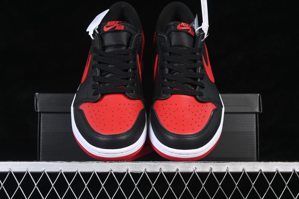 AJ 1 Low OG GS ‘Banned Bred’ HQ6998-001 AJ 1 Low OG GS ‘Banned Bred’ HQ6998-001