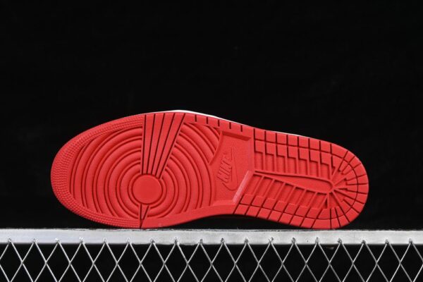 AJ 1 Low OG ‘Banned Bred’ HQ6998-001