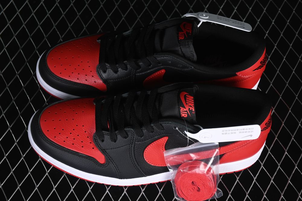 AJ 1 Low OG GS ‘Banned Bred’ HQ6998-001 AJ 1 Low OG GS ‘Banned Bred’ HQ6998-001