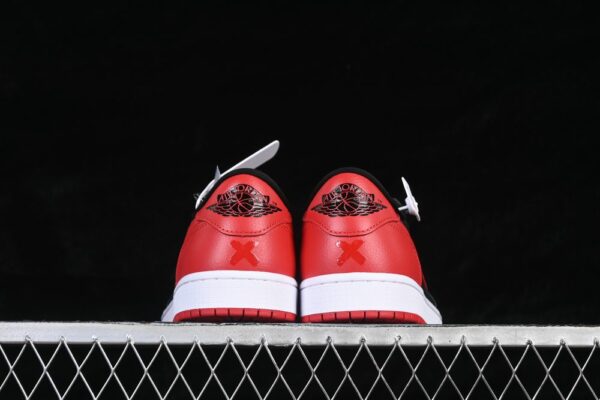 AJ 1 Low OG ‘Banned Bred’ HQ6998-001