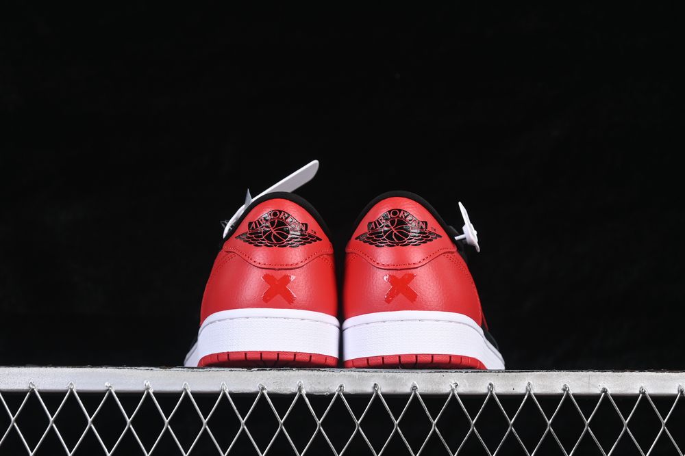 AJ 1 Low OG GS ‘Banned Bred’ HQ6998-001 AJ 1 Low OG GS ‘Banned Bred’ HQ6998-001