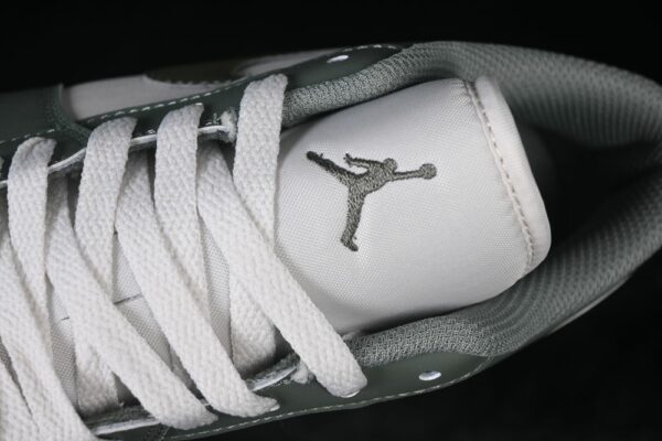 AJ 1 Low ‘Vintage Lichen’ 553558-300