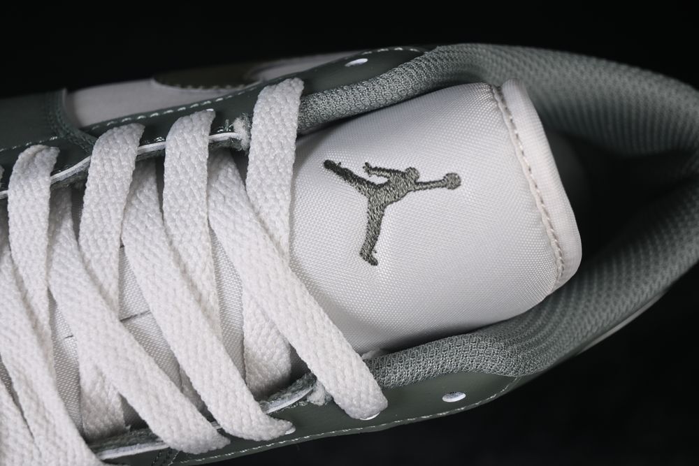 AJ 1 Low ‘Vintage Lichen’ 553558-300 AJ 1 Low ‘Vintage Lichen’ 553558-300