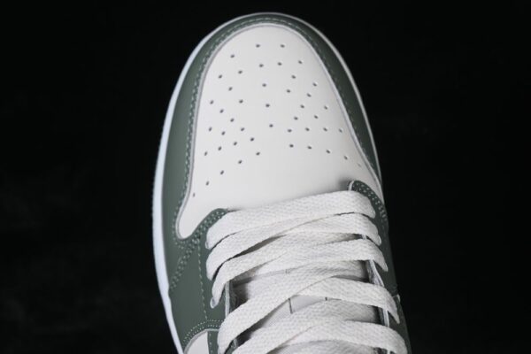 AJ 1 Low ‘Vintage Lichen’ 553558-300