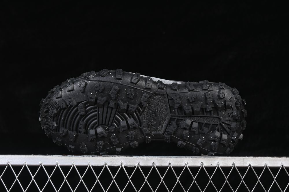 AJ 1 Low Element Gore-Tex ‘Black Challenge Red’ FV4227-002 AJ 1 Low Element Gore-Tex ‘Black Challenge Red’ FV4227-002