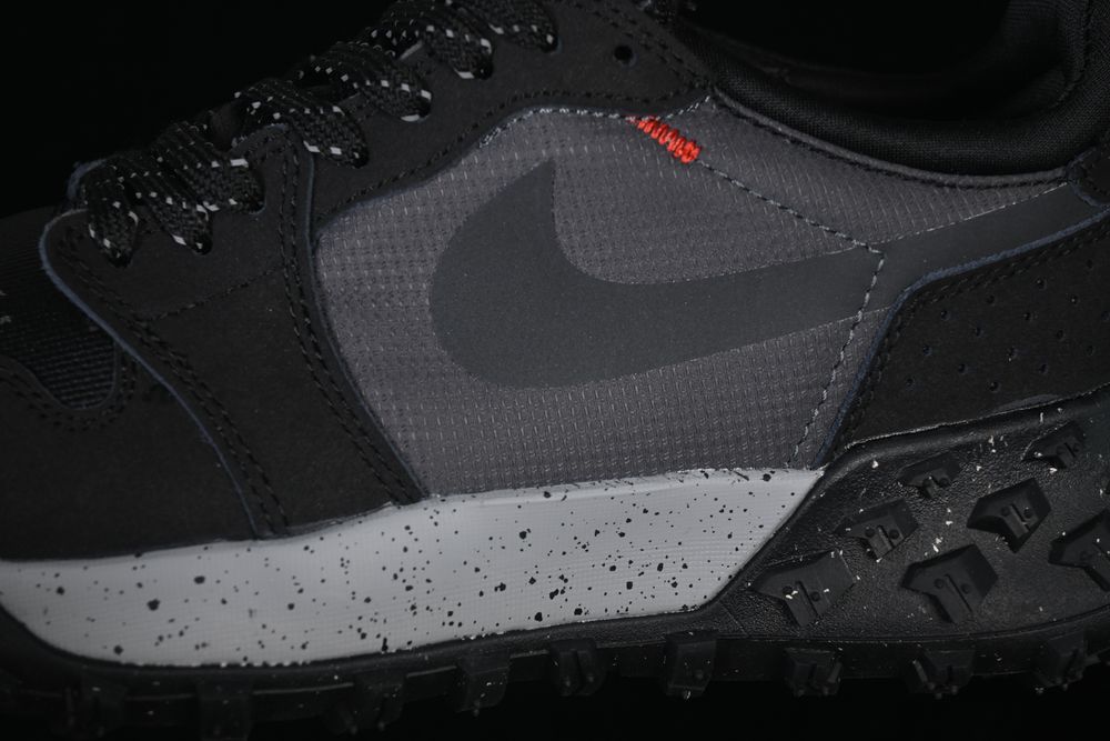 AJ 1 Low Element Gore-Tex ‘Black Challenge Red’ FV4227-002 AJ 1 Low Element Gore-Tex ‘Black Challenge Red’ FV4227-002