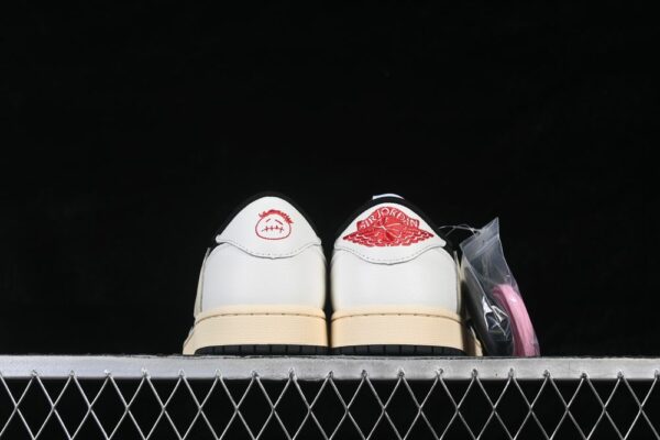 AJ 1 Low x Travis Scott ‘Sail Black’ XZ6868-001