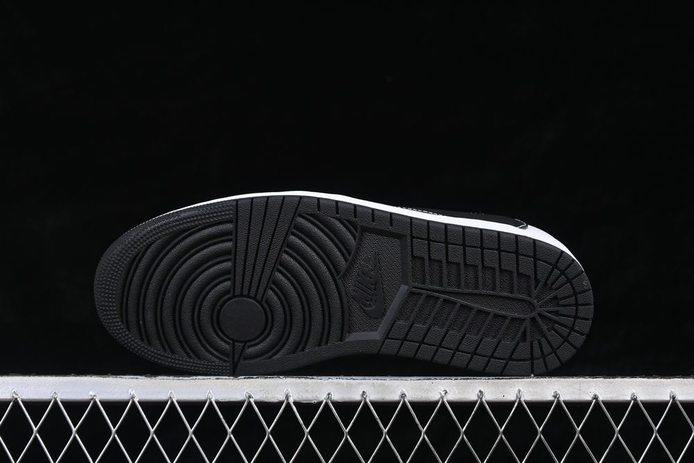 AJ 1 Low x Travis Scott ‘Phantom’ XZ6868-002 AJ 1 Low x Travis Scott ‘Phantom’ XZ6868-002