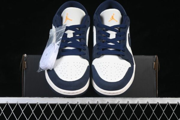 AJ 1 Low SE ‘Obsidian Suede’ IO7448-400 AJ 1 Low SE ‘Obsidian Suede’ IO7448-400