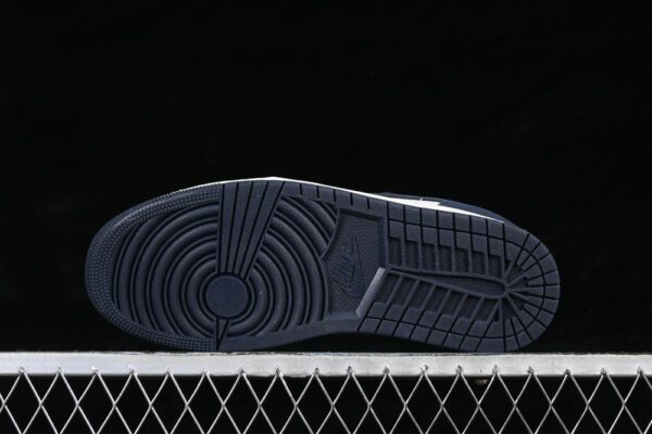 AJ 1 Low SE ‘Obsidian Suede’ IO7448-400 AJ 1 Low SE ‘Obsidian Suede’ IO7448-400