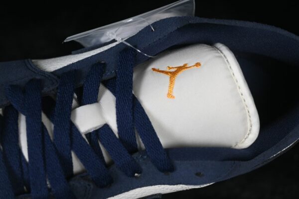 AJ 1 Low SE ‘Obsidian Suede’ IO7448-400 AJ 1 Low SE ‘Obsidian Suede’ IO7448-400