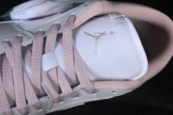 AJ 1 Low ‘Particle Rose’ DC0774-606