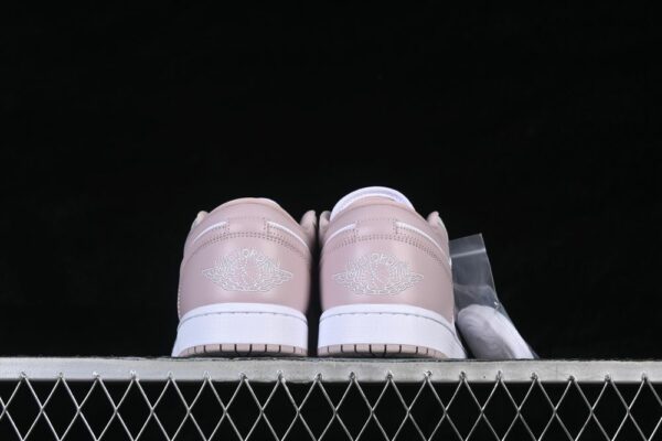 AJ 1 Low ‘Particle Rose’ DC0774-606