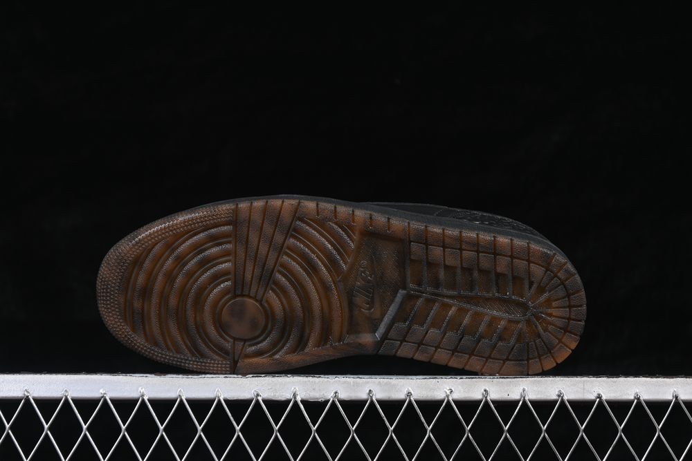 AJ 1 Low OG ‘Xuan Wu’ IO3147-001 AJ 1 Low OG ‘Xuan Wu’ IO3147-001