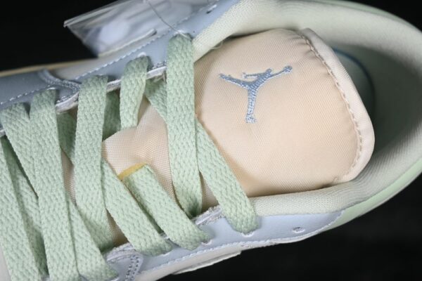 AJ 1 Low ‘Sail Jade Aura’ DC0774-108