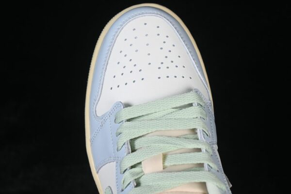 AJ 1 Low ‘Sail Jade Aura’ DC0774-108
