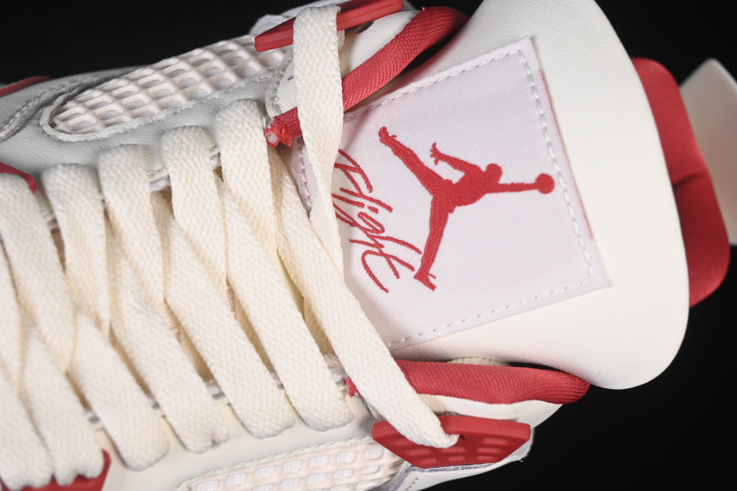 AJ 4 Retro ‘Valentine’s Day’ HV0823-108 AJ 4 Retro ‘Valentine’s Day’ HV0823-108