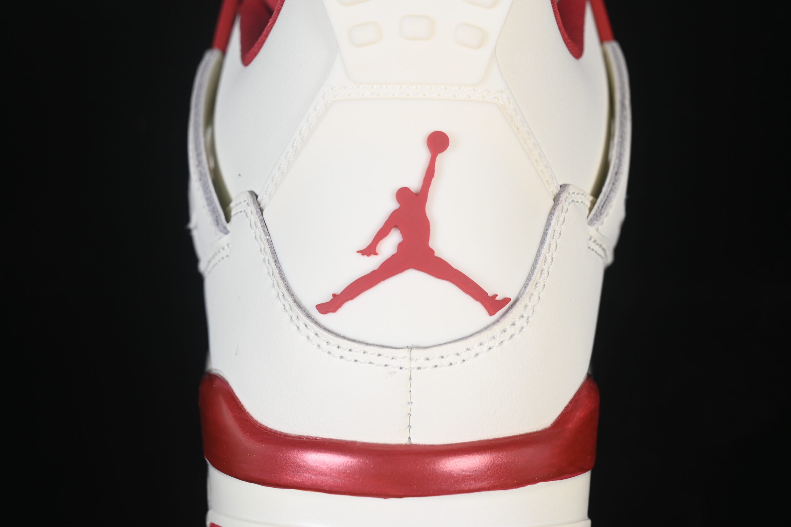 AJ 4 Retro ‘Valentine’s Day’ HV0823-108 AJ 4 Retro ‘Valentine’s Day’ HV0823-108