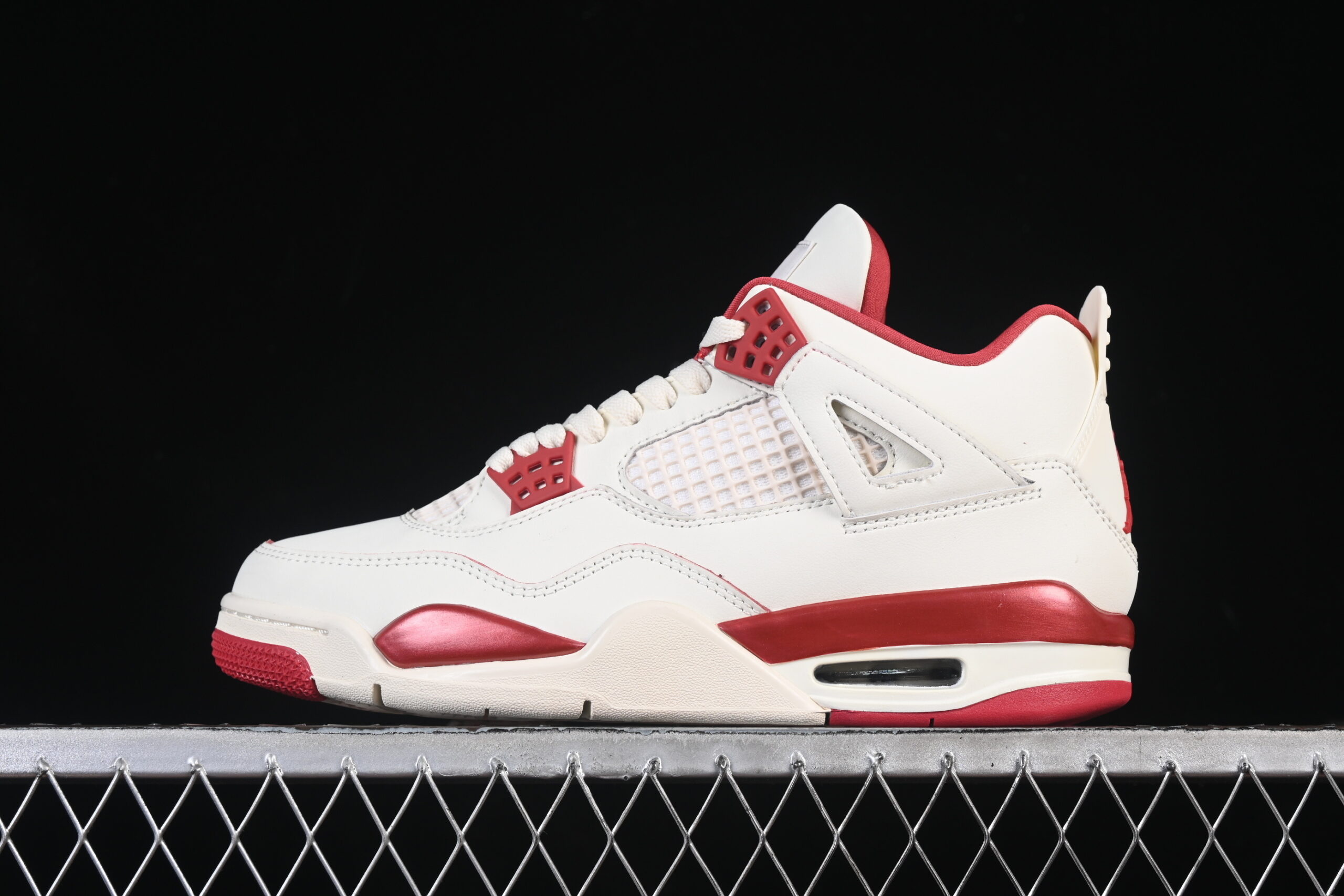 AJ 4 Retro ‘Valentine’s Day’ HV0823-108 AJ 4 Retro ‘Valentine’s Day’ HV0823-108