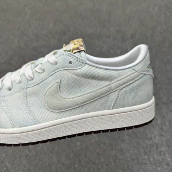 AJ 1 Low OG ‘CNY’ IQ1108-011 AJ 1 Low OG ‘CNY’ IQ1108-011