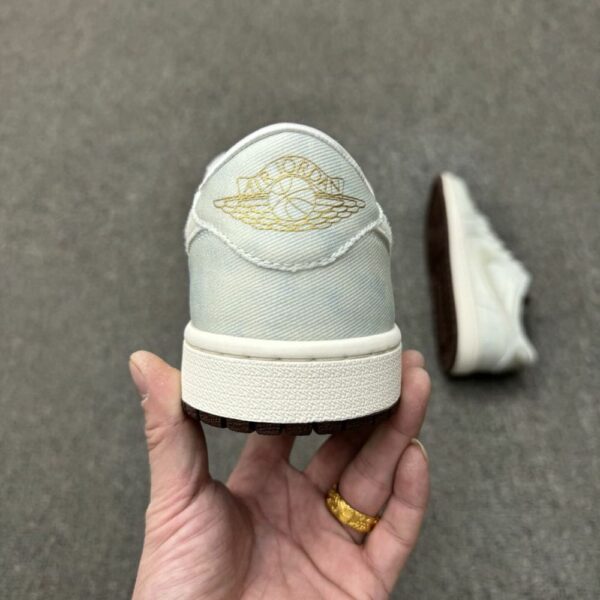 AJ 1 Low OG ‘CNY’ IQ1108-011 AJ 1 Low OG ‘CNY’ IQ1108-011