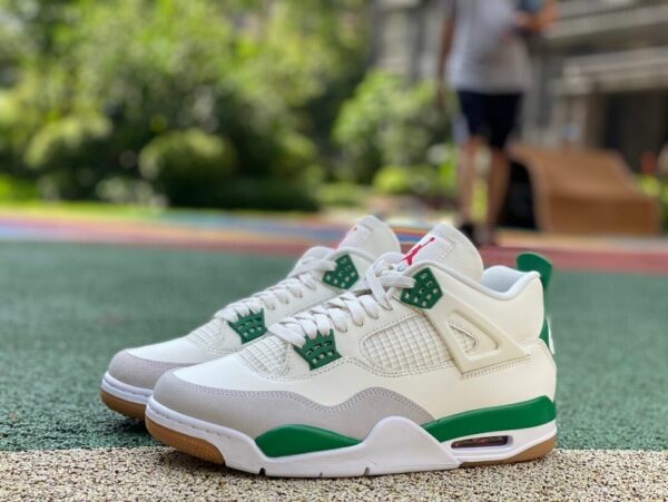 AJ 4 Nike SB ‘Pine Green’ FV2606-001