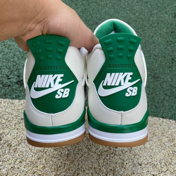 AJ 4 Nike SB ‘Pine Green’ FV2606-001