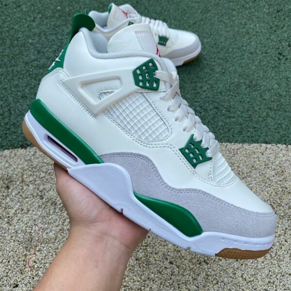 AJ 4 Nike SB ‘Pine Green’ FV2606-001