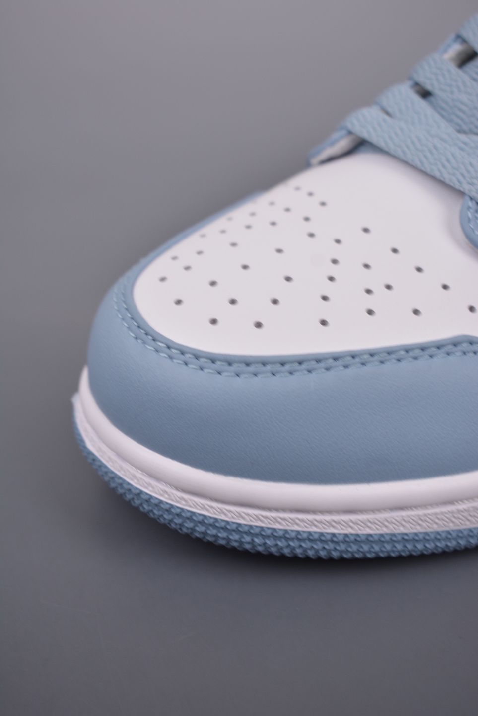AJ 1 Low ‘Blue Whisper’ DC0774-164 AJ 1 Low ‘Blue Whisper’ DC0774-164