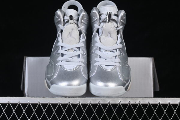 AJ 6 Retro x PSG ‘Metallic Silver’ IQ5135-010 AJ 6 Retro x PSG ‘Metallic Silver’ IQ5135-010