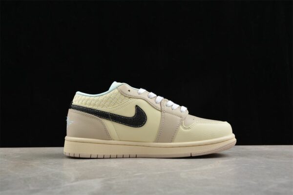 AJ 1 Low SE ‘Sanddrift’ HQ3440-101