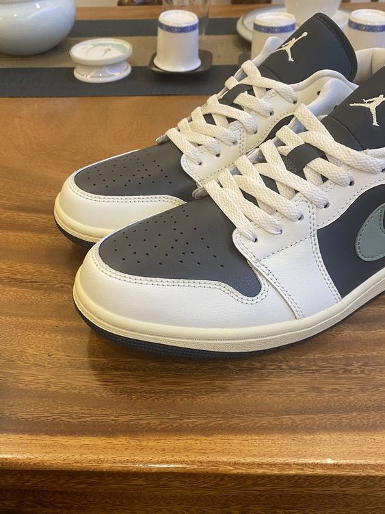 AJ 1 Low ‘Jade Smoke’ DC0774-001 AJ 1 Low ‘Jade Smoke’ DC0774-001