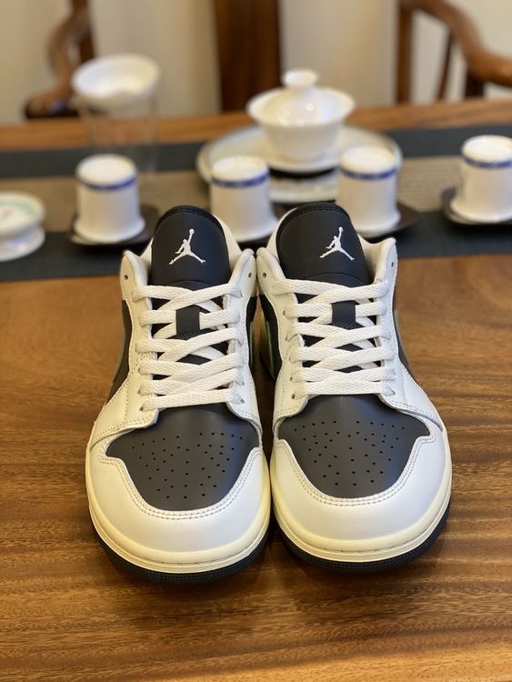 AJ 1 Low ‘Jade Smoke’ DC0774-001 AJ 1 Low ‘Jade Smoke’ DC0774-001