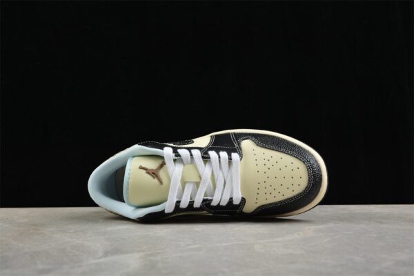 AJ 1 Low SE ‘Coconut Milk Black’ HQ3437-101