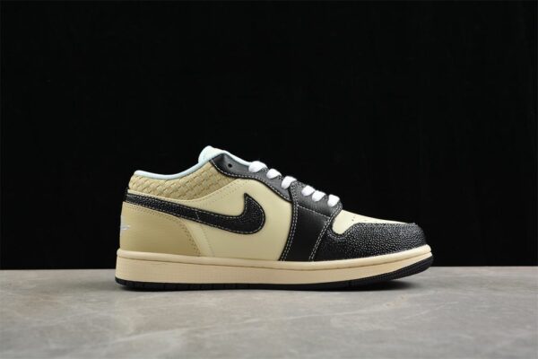 AJ 1 Low SE ‘Coconut Milk Black’ HQ3437-101